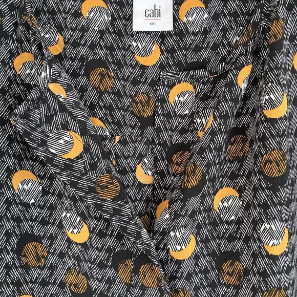 CAbi Eclipse Moon Long Sleeve Crescent Blouse Pullover Blouse Size Small #3131 - Picture 2 of 9